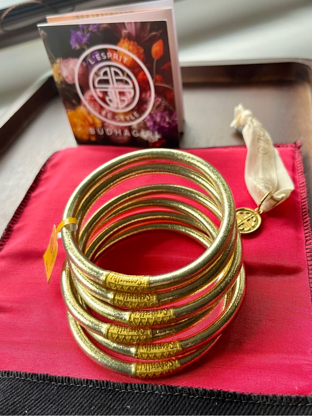 NWT BuDhaGirl All Weather Bangles - Set of 6 Etoile Bangles w/ Pouch Size Medium